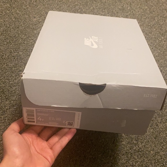 Nike Air Force 1 size 4 white and black - Picture 11 of 11